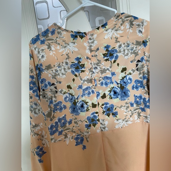 Dress - Picture 2 of 6